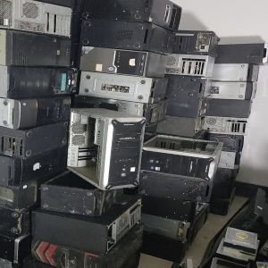 深圳回收電腦英耀的服務(wù)承諾是什么？誠信為本，服務(wù)至上